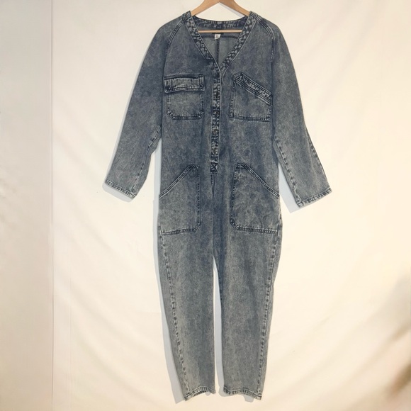 BDG Acid Washed Riviter Denim Long Sleeved Jumpsuit Size Small Blue - Picture 3 of 9